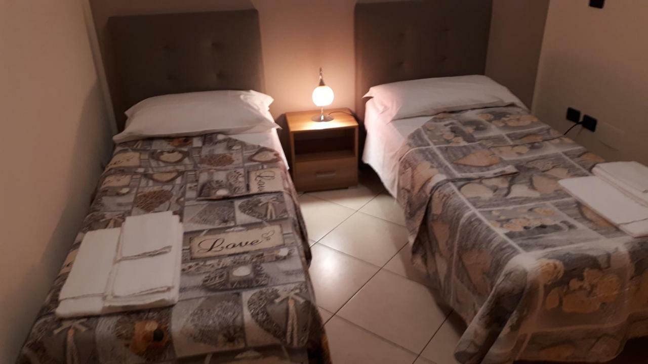 Casa Vacanza "La Chiazza Di Grutti" Grotte  Exterior foto